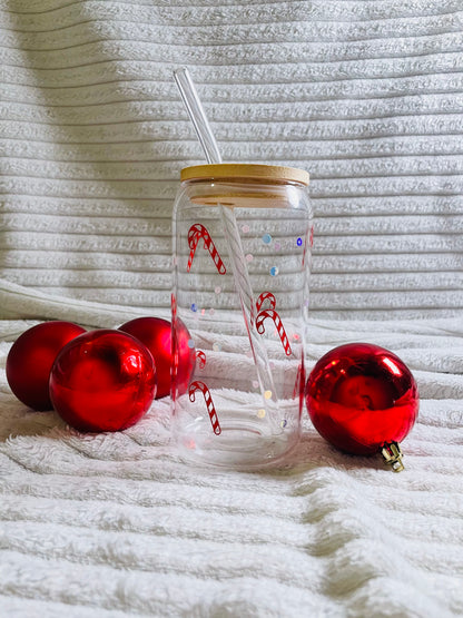 Glas med lock och sugrör